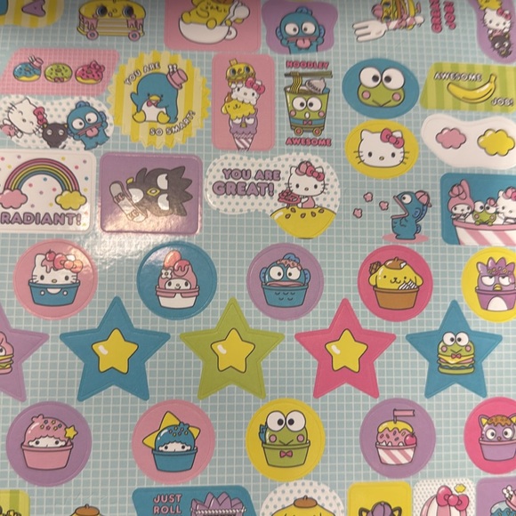 Hello Kitty Activity Book - Picture 3 of 3